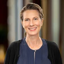 Cynthia Voth's Instagram, Twitter & Facebook