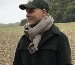 Pin By Avi Quinn On Avicii In 2020 Avicii Tim Bergling Dj Music