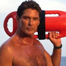 Baywatch is an american action drama television series about lifeguards who patrol the beaches of los angeles county, california and hawaii, starring david hasselhoff. Baywatch Remastert Und Rebootet Fernsehserien De
