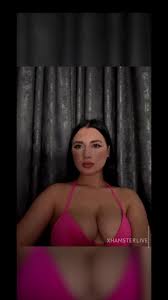 DramaticSideOfLife big ass Porn Videos EroMe Oxyana flaunting her assets in this bold display