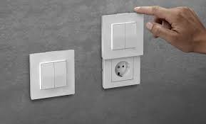 Busch jaeger up unterputz / electrical outlet installation tutorial instruction for. Die Versteckdose Innovativer Friends Of Hue Schalter Mit Integrierter Steckdose Hueblog De