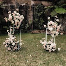 White Modern Rectangular Tall Metal Stand Wedding Etsy Flower Stands Wedding Centerpieces Tall Centerpieces