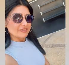 هنيئاً لمن يحمل اللطف في قلبه واللين في روحه, والجمال في أخلاقه🤍