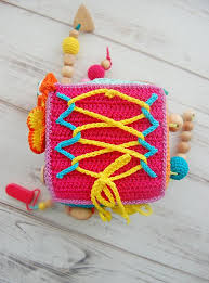я такая какая есть и совсем не желаю меняться Baby Aktivitat Wurfel Hakeln Padagogisches Spielzeug Weichen Crochet Game Crochet Patterns Baby Blanket Crochet Pattern