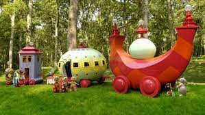 Maybe you would like to learn more about one of these? About The Show In The Night Garden