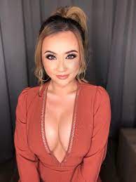 GINA DARLING on X: People follow me because I have a great personality.  Nothing else. Sweartogod. t.coFU4yBlsajo  X