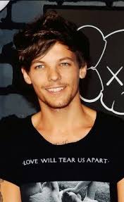 Love Will Tear Us Apart T Shirt Louis Tomlinson Pin De Nikitha Kethziyal Em Louis Tomlinson Amor Da Minha Vida Vida Amor