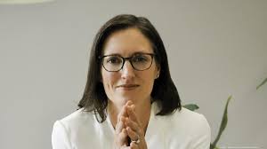 Meredith Calhoun's Instagram, Twitter & Facebook