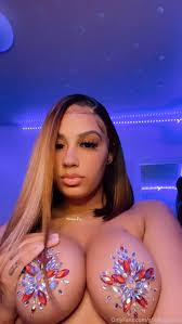 g0ldenariana OnlyFans leak ( 1.5 Gb ) | Porn video blog