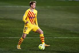 Frenkie de jong plays the position defence, is 23 years old and 178cm tall, weights 68kg. Bayern Munich Still In Pursuit Of Barcelona S Frenkie De Jong