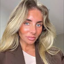 Bonnie Blu is now apparently looking to smash her world record by  attempting 2000 in 24hrs...