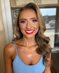 I always convince my brides to do a completely different rehearsal dinner  look than the wedding day! How fun and STUNNING is my bride Marissa with  her old Hollywood glam?! 💋👰🏼‍♀️ hair