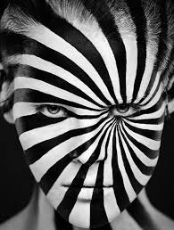 Black And White Optical Artist Turns Models Faces Into Optical Illusions With Makeup Black And White Face Black And White Portraits Face Art