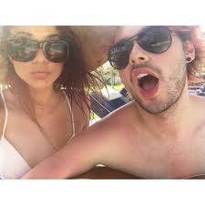 Abril Barraza (@AbrilBarraza03)