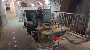 Musee Des Egouts De Paris Locomotive Egouts De Paris Paris Musee