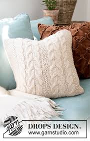 There are 4414 knit cushion cover for sale on etsy, and they cost 22,50 $ on average. Ski Tracks Drops 207 49 Free Knitting Patterns By Drops Design