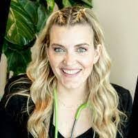 Tracy Voth's Instagram, Twitter & Facebook