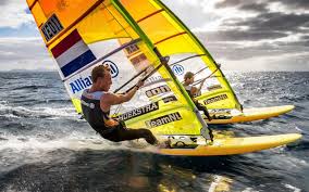 Hij heeft een surinaamse vader, een nederlandse moeder. Windsurfer Sil Hoekstra Treedt In De Voetsporen Van Ouders En Droomt Van Olympische Spelen Friesch Dagblad