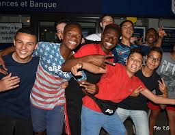 La fête de la musique favorise ainsi naturellement l'accès de tous aux pratiques artistiques et culturelles. Millau La Fete De La Musique En Images