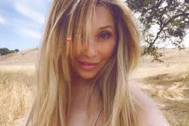 Carole lewis responded with her own accusations, claiming in court documents that elizabeth ann mcqueen, don lewis' personal business assistant, secretly transferred $435,273.24 to her own name since may, when don lewis began traveling to costa rica. Elizabeth Daily Net Worth Has Amassed Millions As A Voice Actress Ecelebrityspy