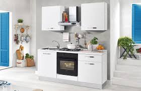 Offrire ai nostri clienti arredamento e mobili per le loro case al miglior rapporto. Arredare Una Cucina Piccola 3 Consigli Per Renderla Bella E Funzionale