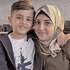 Dọkịta, onye na-akwa akwa, obere nwa na ndị ọzọ e gburula na Gaza