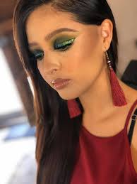 Maquillaje de Curso con Lorena razo make up San Miguel de Allende. Un  maquillaje en tonos verdes con hojuela y un delineado muy dramático como  protagonista! ME ENCANTO! 💚 #taniafloresmakeup #socialglam  #sanmigueldeallende #