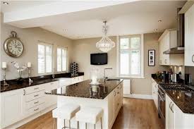 Eine weiße wand ist klassisch schön, edel und passt zu jeder einrichtung. Weisse Kuche Welche Wandfarbe Farbideen Fur Die Moderne Kuche