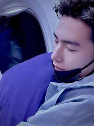 Dương Dương và chiếc mũi cực phẩm, thẳng tới mức chơi được cầu trượt