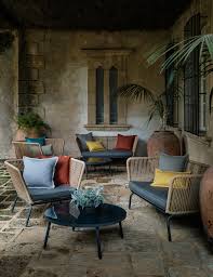 Flaneur Lizzo In 2020 Courtyard Gardens Design Outdoor Furniture Sets Furniture Upholstery