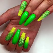 Don't worry these, bright, bold and beautiful spring nail colors for 2018 are as amazing than it can ever get! 24 Bright Neon Color Ombre Nail Designs Bright Glitter Green Neon Nails Design Nailart Ombrenaildesign Naild Unhas Coloridas Unhas Bonitas Unhas Compridas