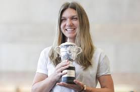 În spatele acestui rezultat sunt trei săptămâni de muncă de ocnaş, zi de zi, a bătut mingea cu adversarii, muncind la. Roumanie Emoi Apres Une Caricature De Simona Halep Dans Charlie Hebdo Le Parisien