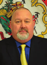 Shelley Downey's Instagram, Twitter & Facebook