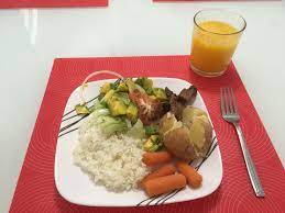 Arroz Papa Salada Zanahoria Cocinada Ensalada De Aguacate Pollo A La Plancha Y Jugo De Mango Food Rice Grains