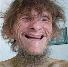 I taką mamy wyspę na Mazurach😀a raczej mają ją w swoim posiadaniu  kormorany i łatwo jej nie oddadzą. Romantycznego wizerunku nadał tym ptakom  słynny szlagier Piotra Szczepanika „Goniąc kormorany” z 1965 roku,