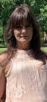 Mona Yates's Instagram, Twitter & Facebook