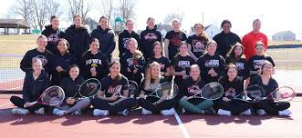 Three starters return to lead WD tennis