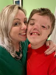 Janette Farley's Instagram, Twitter & Facebook