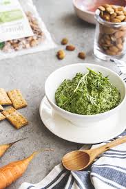 Pesto De Fanes De Carottes Aux Amandes La Vie Claire Recette En 2020 Pesto Plats De Pates Carotte Fane