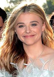 Chloë's first two appearances were as violet in two episodes of the. Chloe Grace Moretz Wikipedia