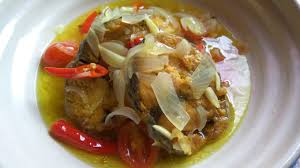 Masak hingga ikan matang dan air terserap habis. Masak Cuka Ikan Tongkol Chef Home