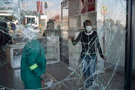 Jabulani mall, phoenix durban, maponya mall, oda shops looting for south africa riot 15 july 2021, 10:00 wat new informate 8 hours wey don pass W79v5z1m8ylhpm