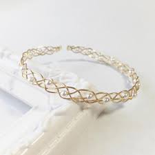 ワイヤーを三つ編みするだけ ねじねじdiy で簡単アクセサリー作り アクセサリー 銅線のジュエリー ジュエリー