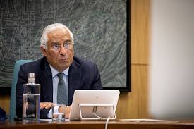 O site é uma base de dados de escolas do brasil. Ypp6lbftgb0a8m