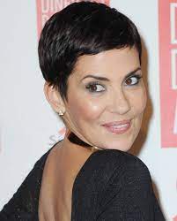 Cristina Cordula A Dit Oui En Italie Coupe Cheveux Tres Court Coupe De Cheveux Courte Idees Cheveux Courts