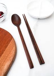 Coated With Traditional Korean Lacquer Ottchil Notdam Korean Ottchil Wooden Chopstick Set We Present To You A Simpl In 2020 Chopsticks Set Korean Kitchen Chopsticks