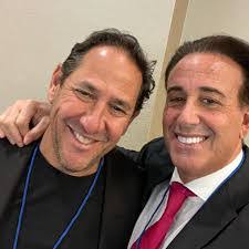 Robert Ellin's Instagram, Twitter & Facebook