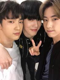 Mark has a daughter, but doesn't tell anyone. Got7 Mark Jinyoung Yugyeom Discovered By Lost