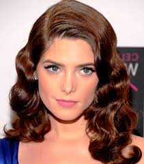 10 retro hairstyles that are hot right now. Classic And Vintage Retro Hairstyles