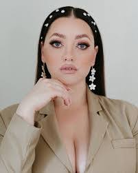 Shelby Mcelroy's Instagram, Twitter & Facebook